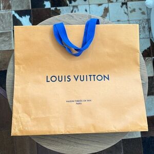 Louis Vuitton paper shopper bag
